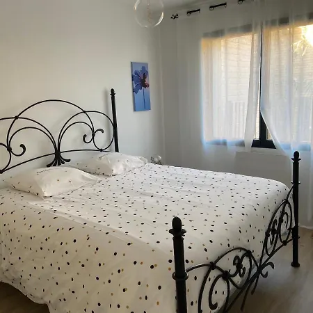 L'espourguit Proche De L'ocean Et De La Foret בית נופש